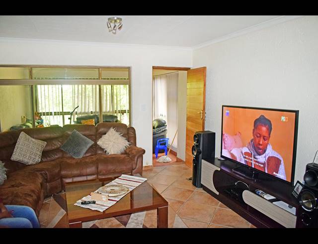 2 BEDROOM TOWNHOUSE FOR SALE IN ORIEL